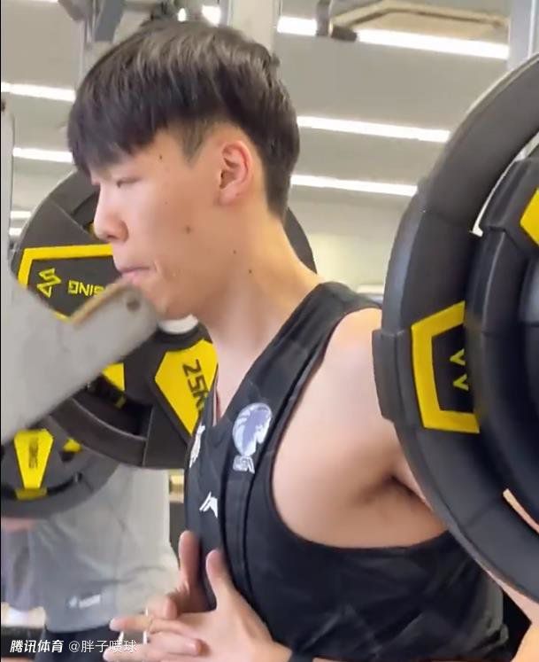 90斤的妹子